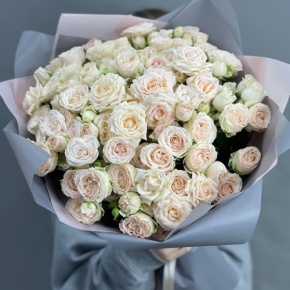 Букет "Кремовый микс" из 25 кустовых роз (50 см) в Хотьково