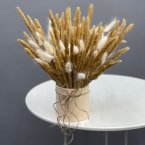 Композиция в шляпной коробке из колосков и лагуруса в Хотьково