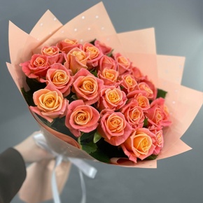 Букет из 25 роз Мисс Пигги (50 см) в Хотьково