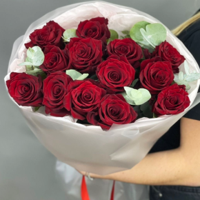 Букет из 13 роз Эквадор Эксплорер (60 см) в Хотьково