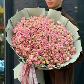 Букет из 101  нежно -розовой кустовой розы (70 см) в Хотьково