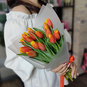 Букет из 15 огненных тюльпанов в Хотьково