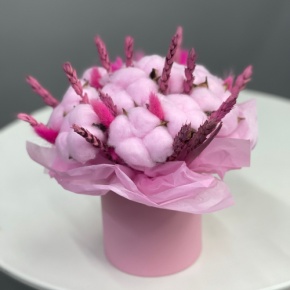 Композиция в шляпной коробке мини из хлопка, пшеницы и лагуруса в Хотьково