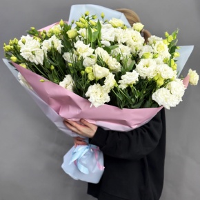 Букет "Изысканность" из 31 белой эустомы в Хотьково