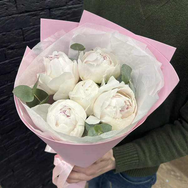 Букет из 5 пионов Одиле "Пломбир" в Хотьково