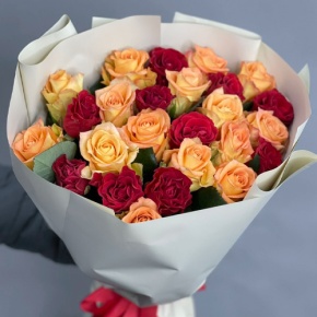 Букет "Прайм" из 25 роз Оранж и Эль Торо (50 см) в Хотьково