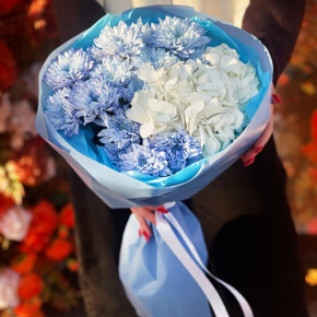Букет "Бойз" из хризантем и гортензии в Хотьково