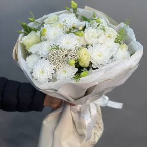 Букет "Меланхолия" из роз и хризантем в Хотьково