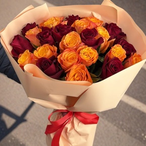 Букет "Благородный" из 27 Кенийских роз микс (40 см) в Хотьково