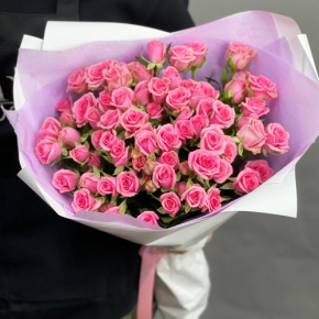 Букет "Рассвет принцессы" из 15 кустовых роз (50 см) в Хотьково