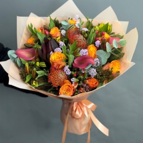 Букет "Даниэлла" из калл, роз, гиперикума, сафари, капса и лейко в Хотьково