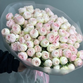 Букет из 25 кустовых пионовидных роз Мэнсфилд парк (50 см) в Хотьково