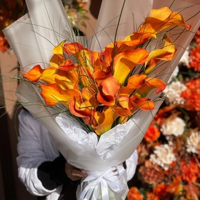 Монобукет из 21 оранжевой каллы в Хотьково