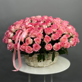 Композиция в корзине из 101 розы Джумилия в Хотьково