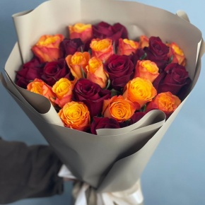 Букет из 25 Кенийских роз микс (40 см) в Хотьково