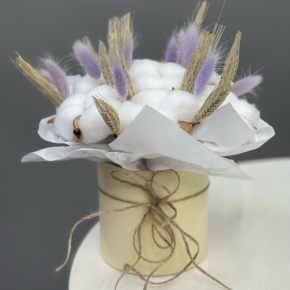 Композиция в шляпной коробке из хлопка, лагуруса и пшеницы (Сухоцвет) в Хотьково