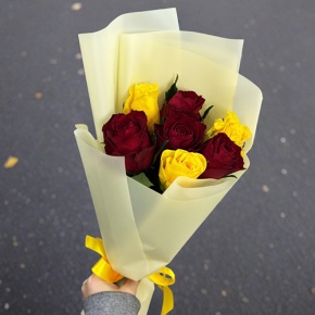 Букет из 7 Кенийских роз (40 см) в Хотьково
