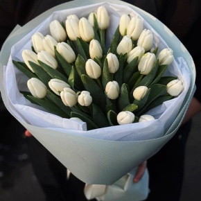 Букет из 31 белого тюльпана в Хотьково