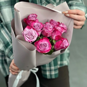 Букет "Сесилия" из 9 фиолетовых роз кения (40 см) в Хотьково