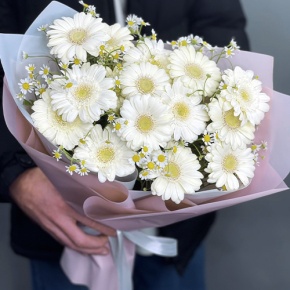 Нежный букет из гербер и ромашек в Хотьково