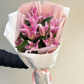 Монобукет из 9 ароматных розовых лилий в Хотьково