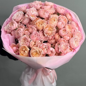 Букет из 35 кустовых пионовидных роз Джульетта (60 см) в Хотьково