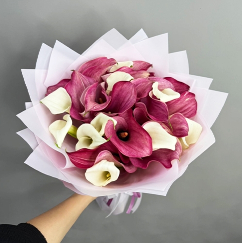 Букет из 25 нежных калл в Хотьково