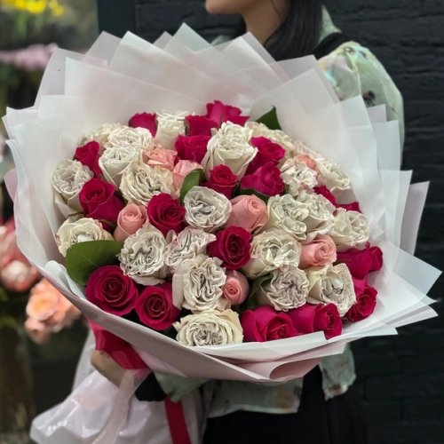 Микс из 51 Эквадорской розы "Малиновый лед" в Хотьково